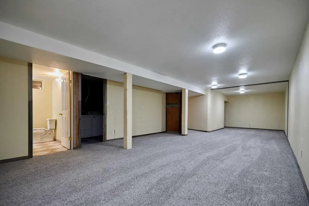 2501 13 Avenue N Lethbridge AB T1H 4A4