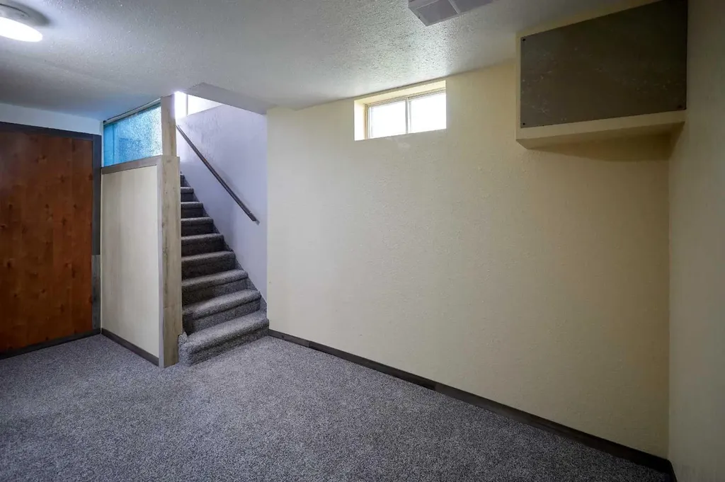 2501 13 Avenue N Lethbridge AB T1H 4A4