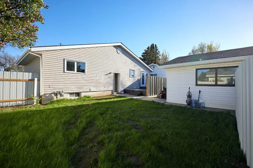 2501 13 Avenue N Lethbridge AB T1H 4A4