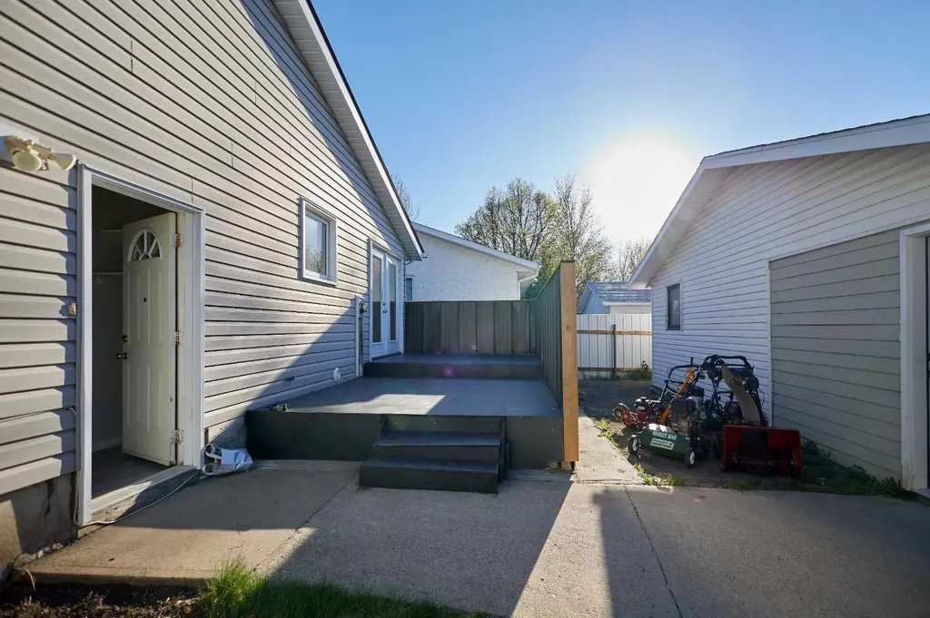 2501 13 Avenue N Lethbridge AB T1H 4A4
