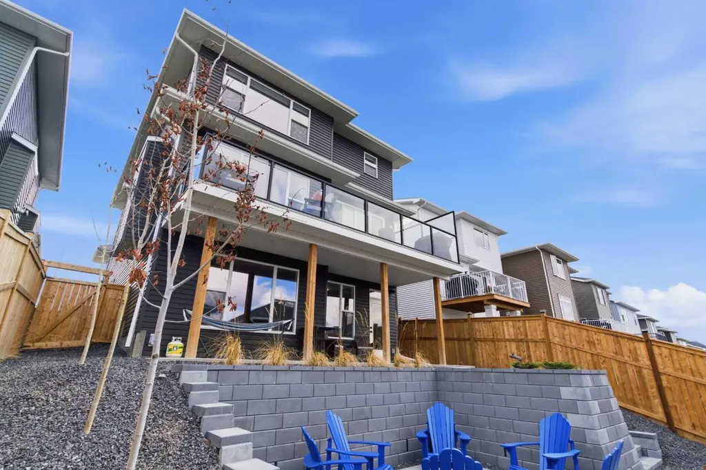 303 Rivercrest Boulevard Cochrane AB T4C2V1