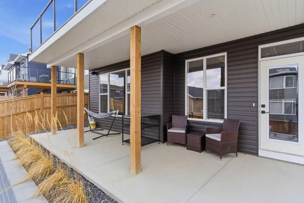 303 Rivercrest Boulevard Cochrane AB T4C2V1