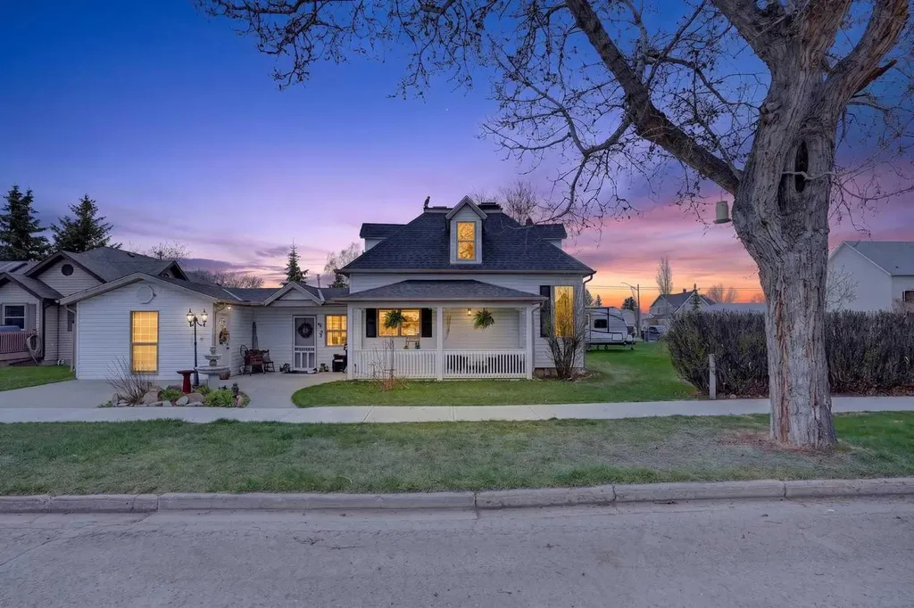 4717 2 Street W Claresholm AB T0L 0T0