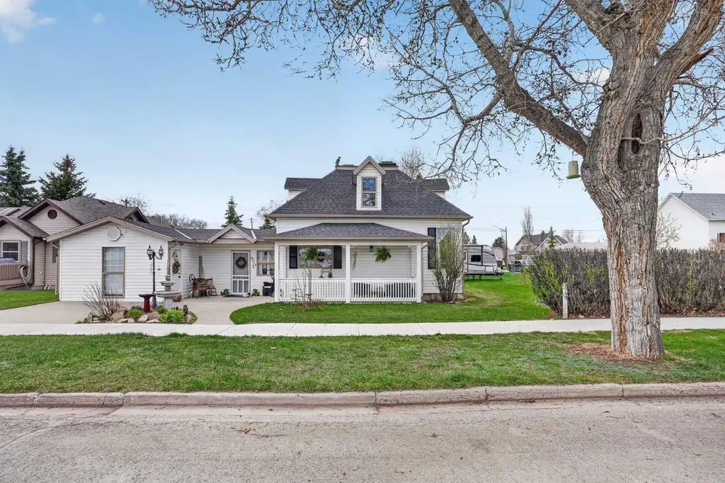 4717 2 Street W Claresholm AB T0L 0T0
