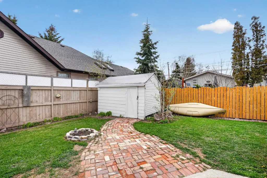 4717 2 Street W Claresholm AB T0L 0T0