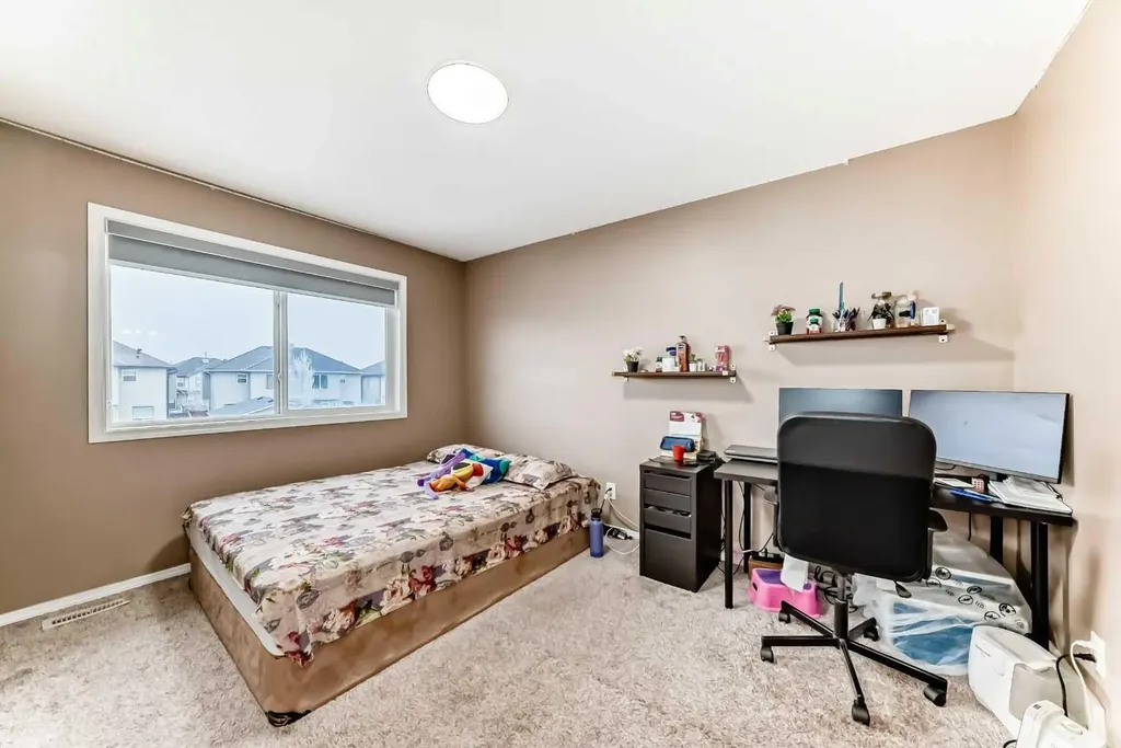 32 Saddlebrook Place NE Calgary AB T3J5M3