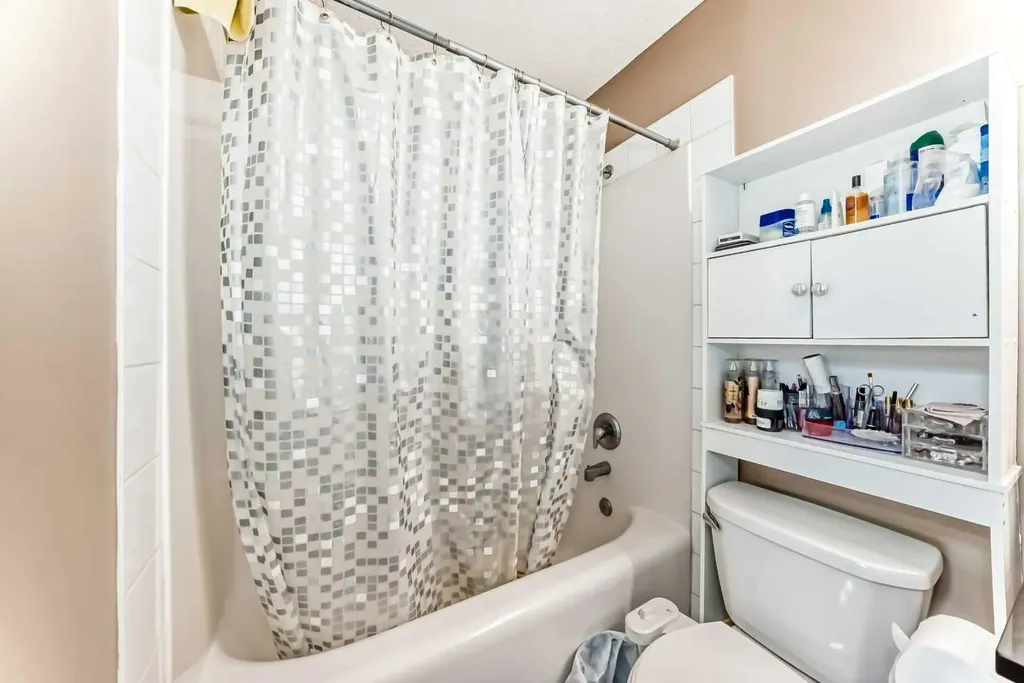 32 Saddlebrook Place NE Calgary AB T3J5M3