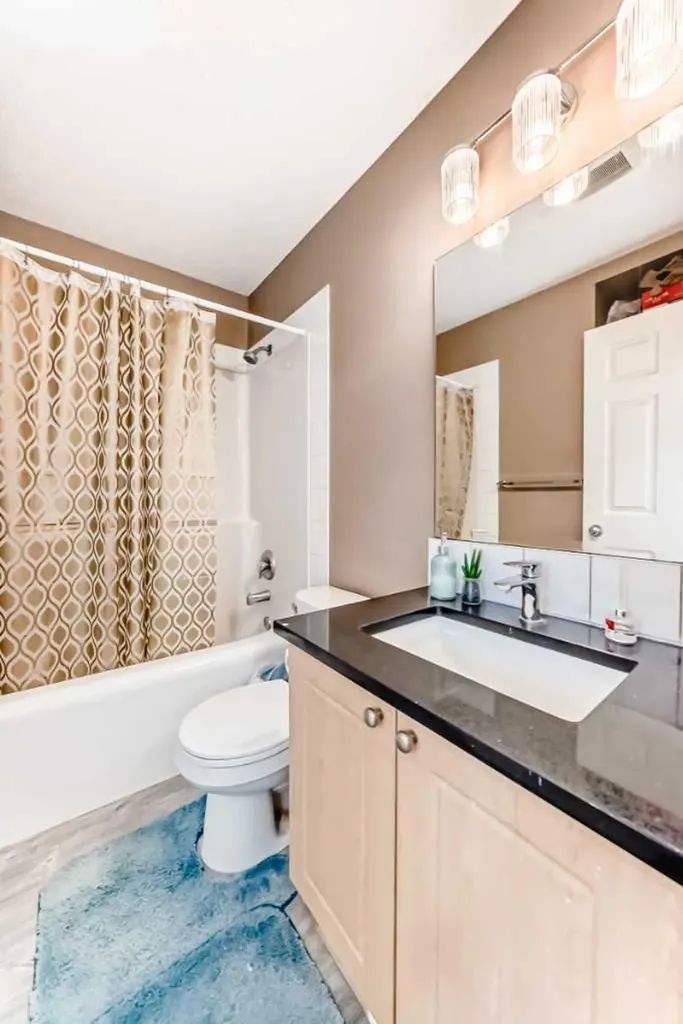 32 Saddlebrook Place NE Calgary AB T3J5M3