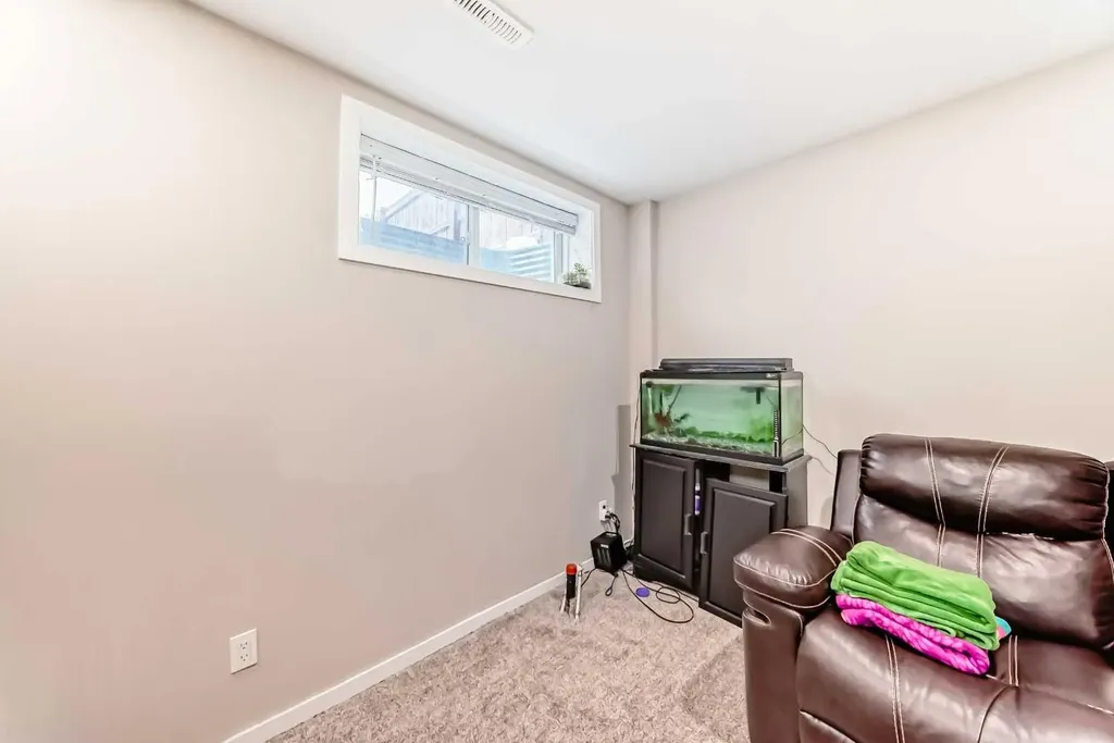 32 Saddlebrook Place NE Calgary AB T3J5M3