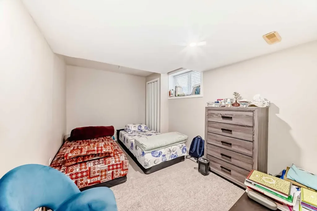 32 Saddlebrook Place NE Calgary AB T3J5M3