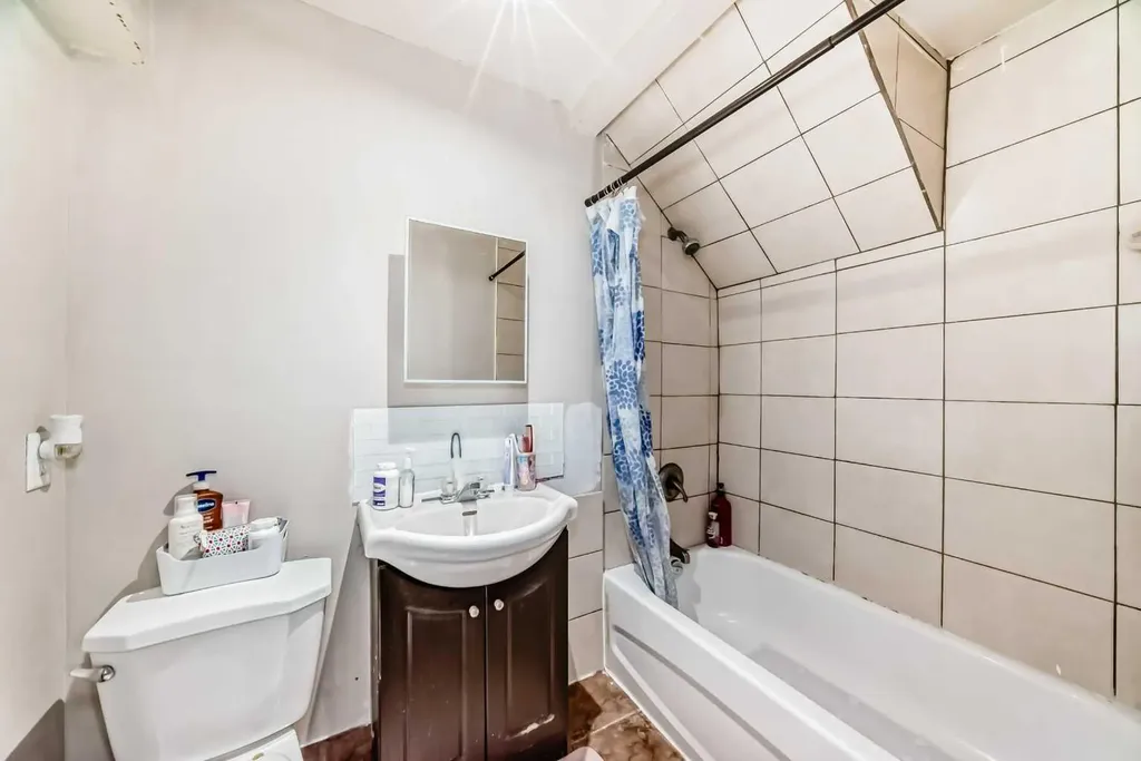 32 Saddlebrook Place NE Calgary AB T3J5M3