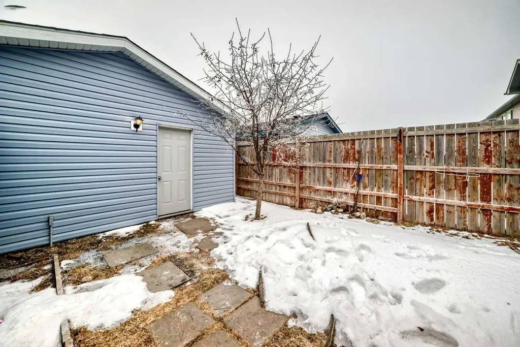 32 Saddlebrook Place NE Calgary AB T3J5M3