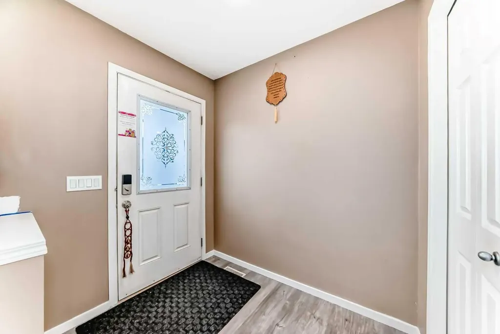 32 Saddlebrook Place NE Calgary AB T3J5M3