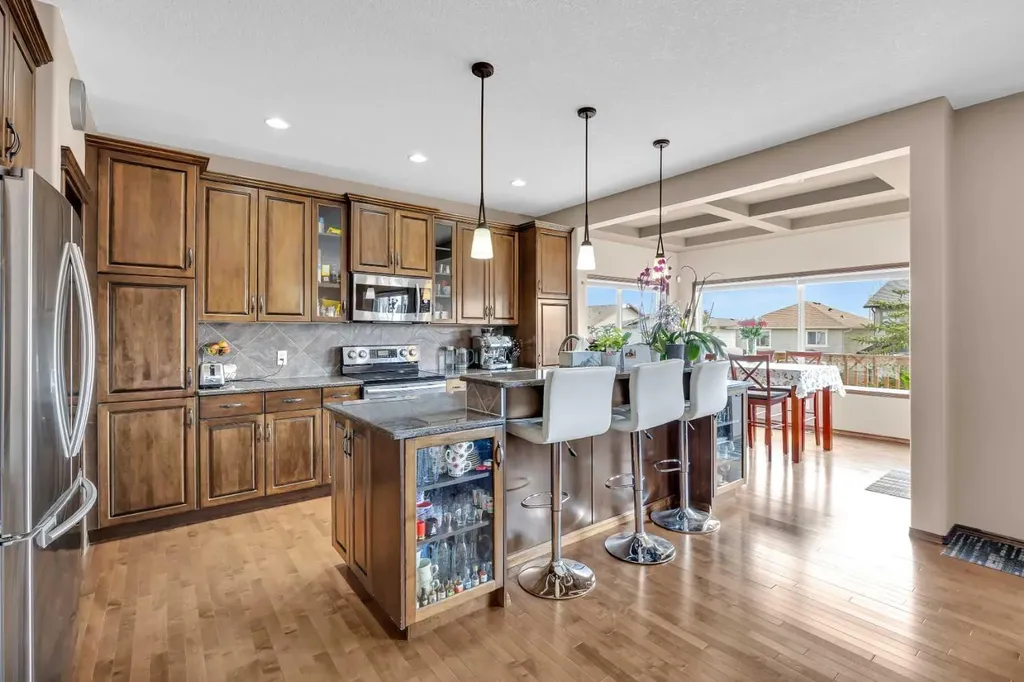 92 Everoak Close SW Calgary AB T2Y0C3
