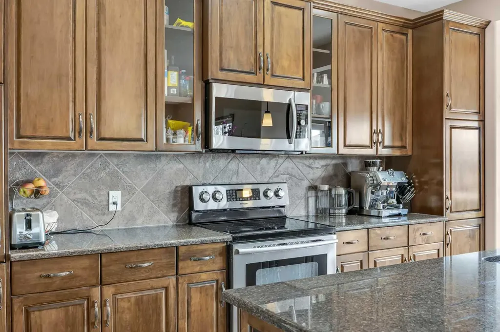 92 Everoak Close SW Calgary AB T2Y0C3