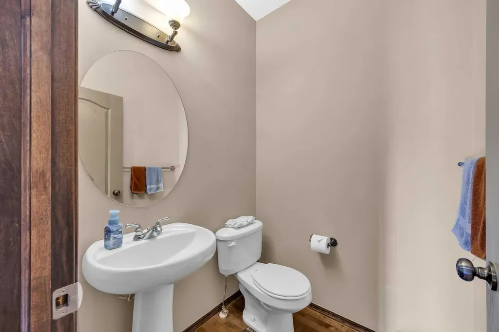 92 Everoak Close SW Calgary AB T2Y0C3