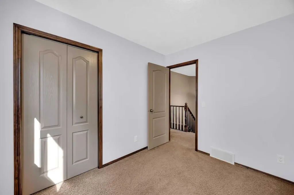 92 Everoak Close SW Calgary AB T2Y0C3