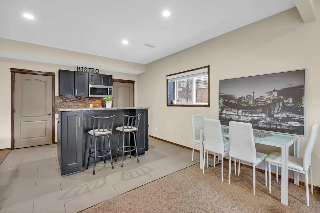 92 Everoak Close SW Calgary AB T2Y0C3