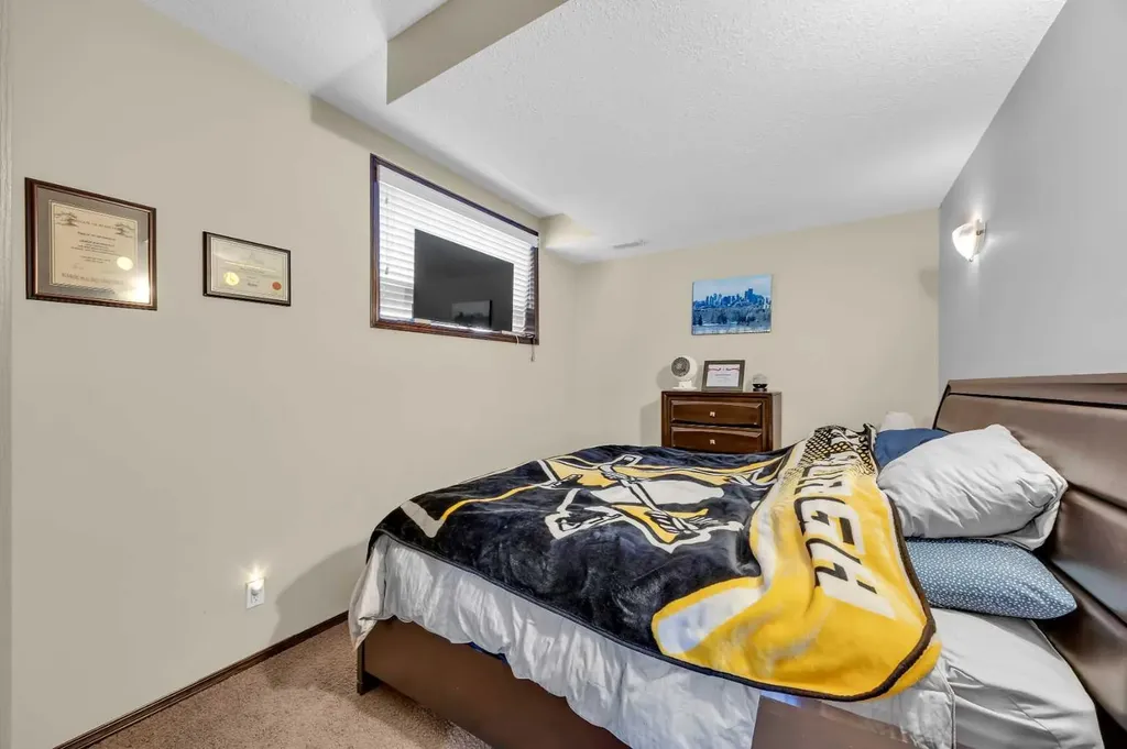 92 Everoak Close SW Calgary AB T2Y0C3