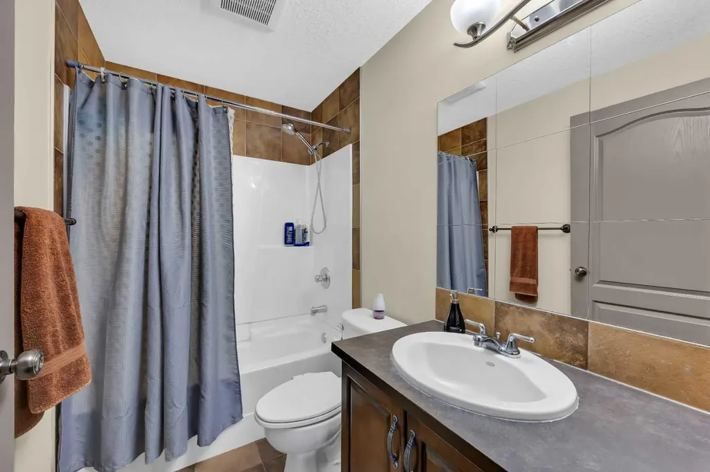 92 Everoak Close SW Calgary AB T2Y0C3