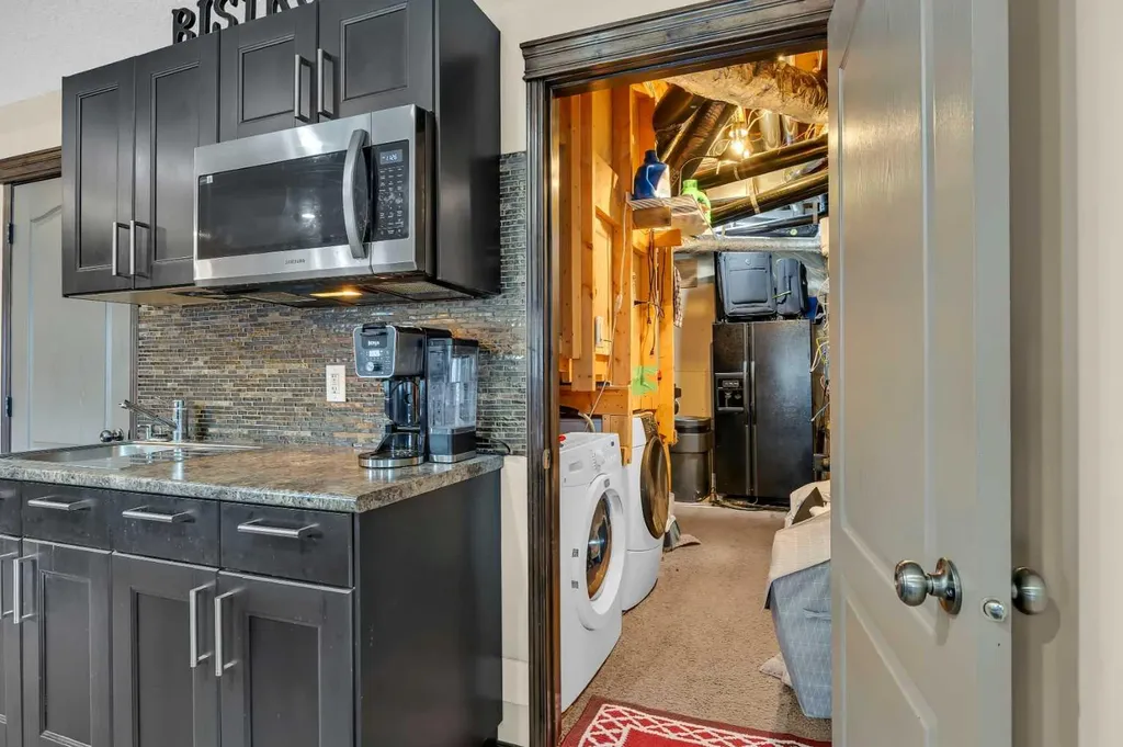 92 Everoak Close SW Calgary AB T2Y0C3