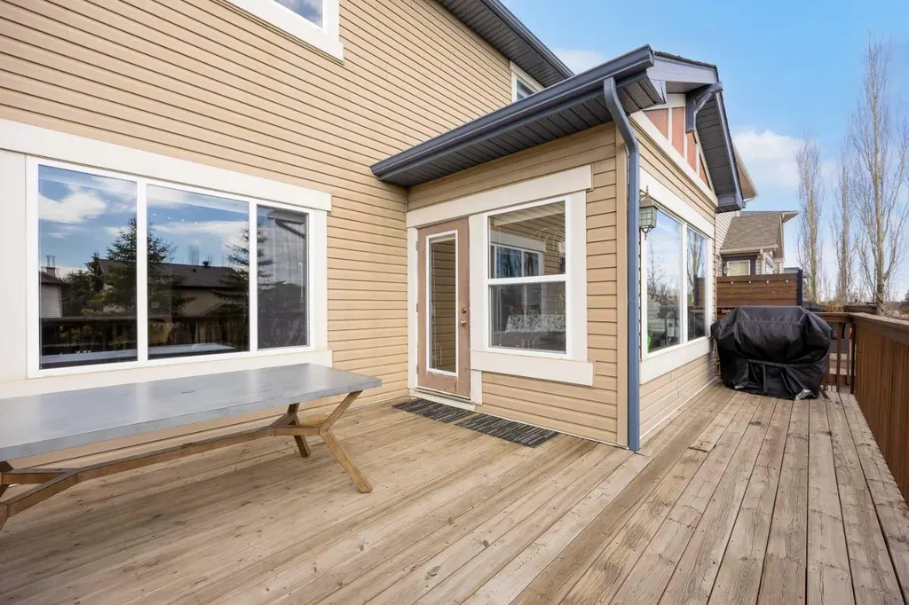 92 Everoak Close SW Calgary AB T2Y0C3