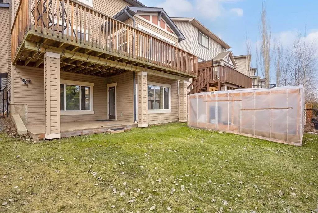 92 Everoak Close SW Calgary AB T2Y0C3