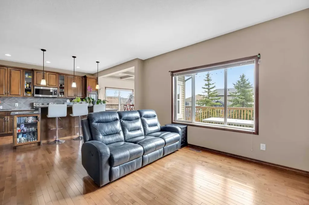 92 Everoak Close SW Calgary AB T2Y0C3