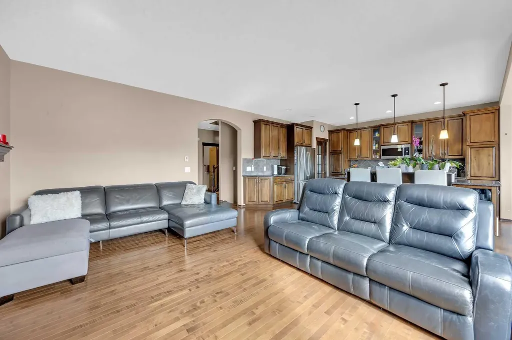 92 Everoak Close SW Calgary AB T2Y0C3