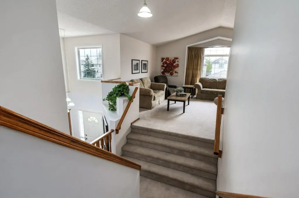 2 Springbank Crescent SW Calgary AB T3H 3S8
