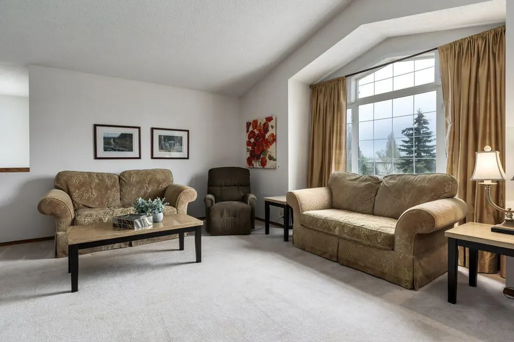 2 Springbank Crescent SW Calgary AB T3H 3S8