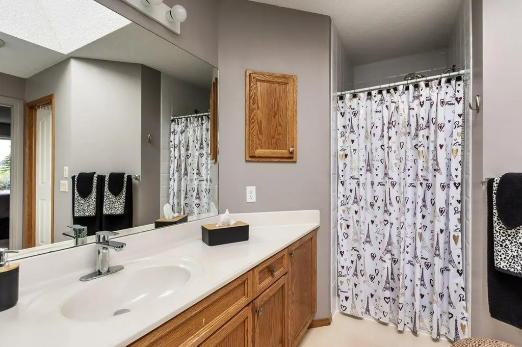 2 Springbank Crescent SW Calgary AB T3H 3S8
