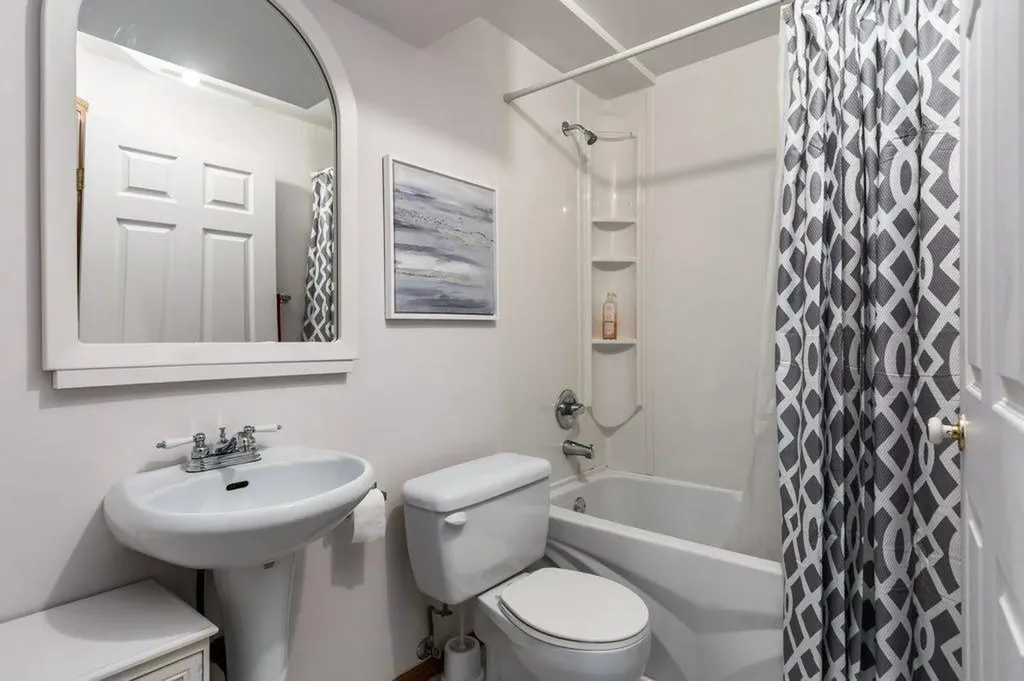 2 Springbank Crescent SW Calgary AB T3H 3S8