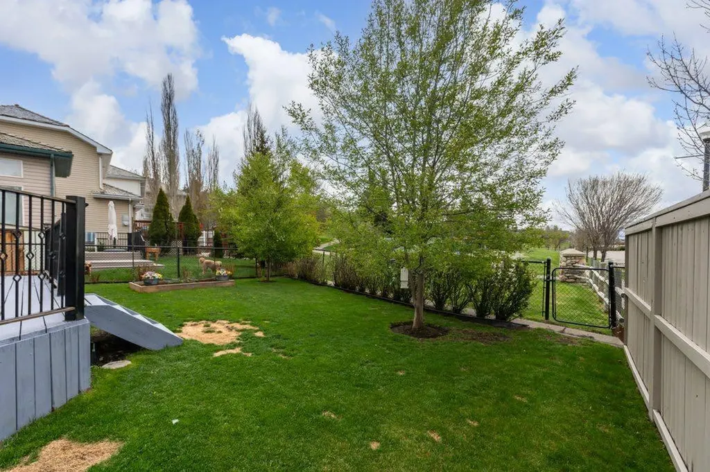 2 Springbank Crescent SW Calgary AB T3H 3S8