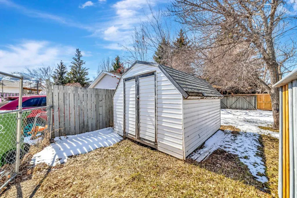 3510 57 Avenue Lloydminster AB T9V 1S7