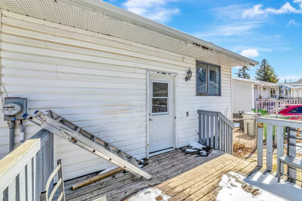 3510 57 Avenue Lloydminster AB T9V 1S7
