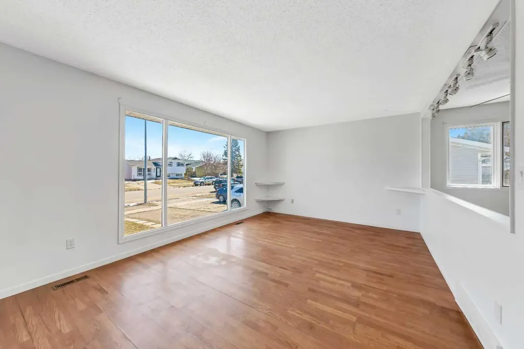 3510 57 Avenue Lloydminster AB T9V 1S7