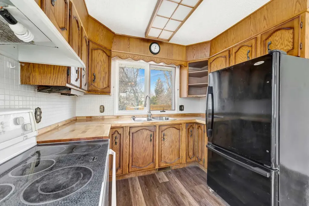 3510 57 Avenue Lloydminster AB T9V 1S7