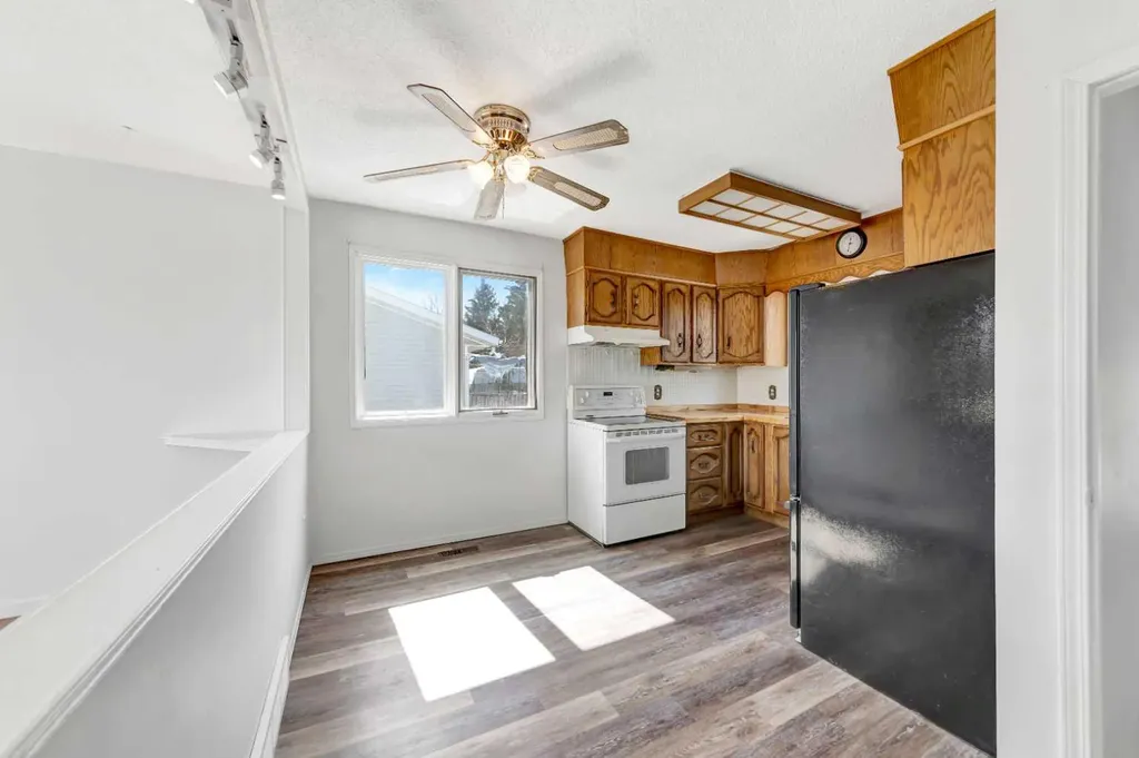 3510 57 Avenue Lloydminster AB T9V 1S7