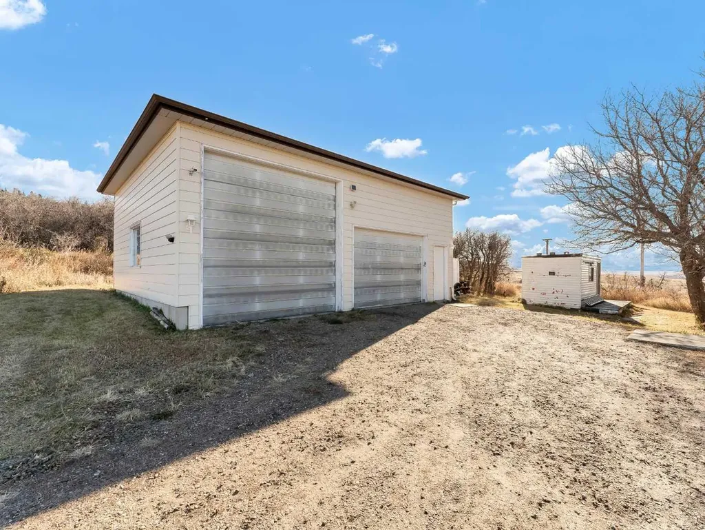 3405 Township Road 74 Rural Cypress County AB T0K 1L0