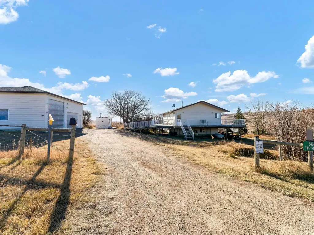 3405 Township Road 74 Rural Cypress County AB T0K 1L0