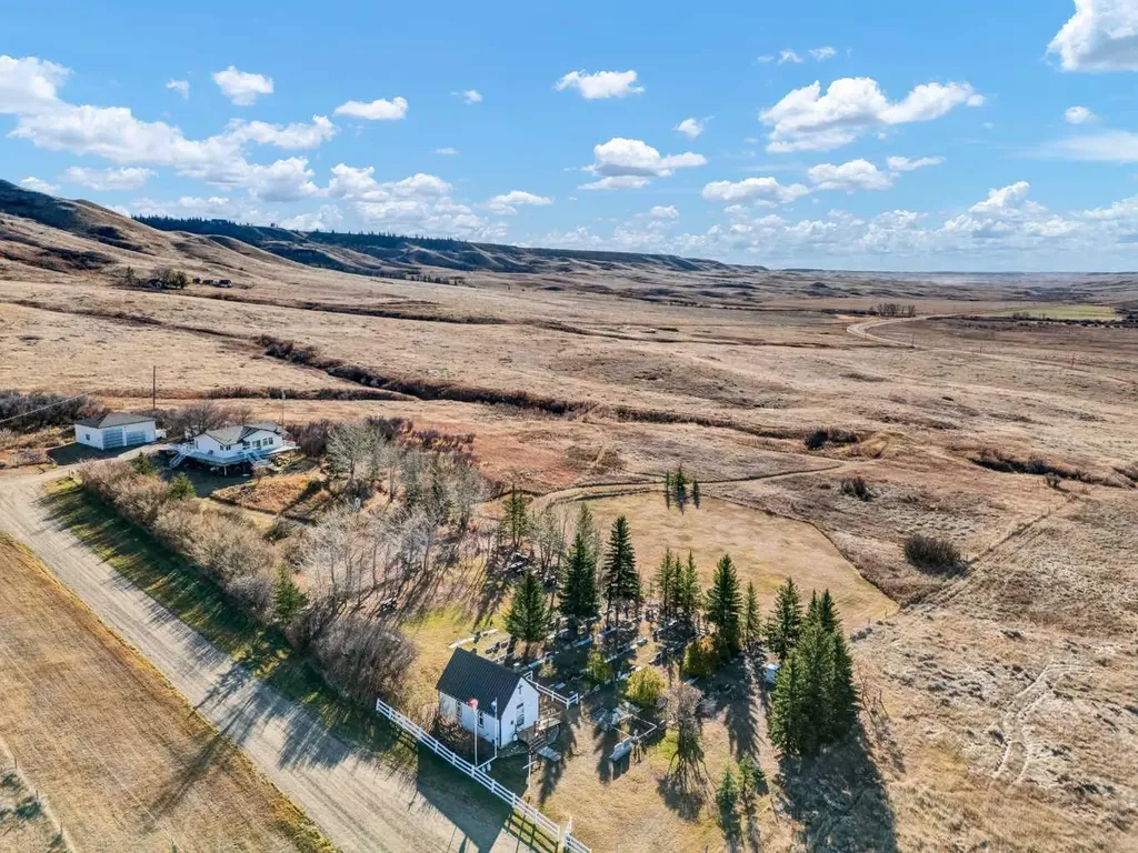 3405 Township Road 74 Rural Cypress County AB T0K 1L0
