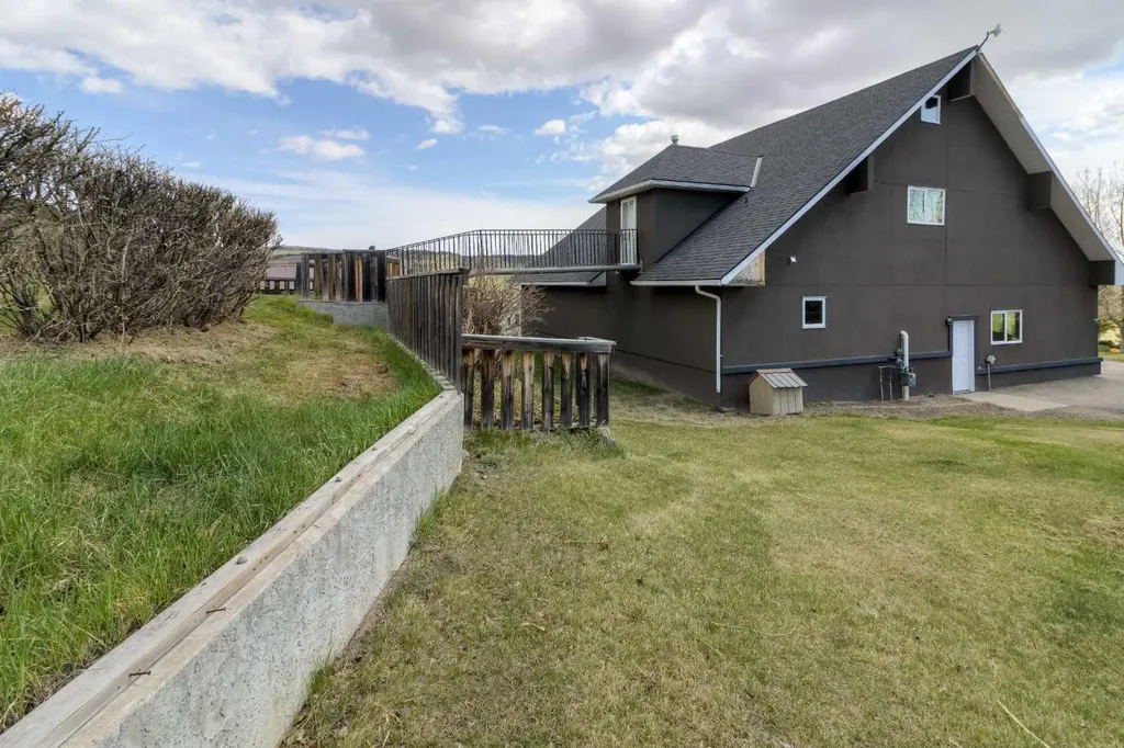 08406 30-0 Range SE Rural Pincher Creek No. 9 M.d. Of AB T0K1W0