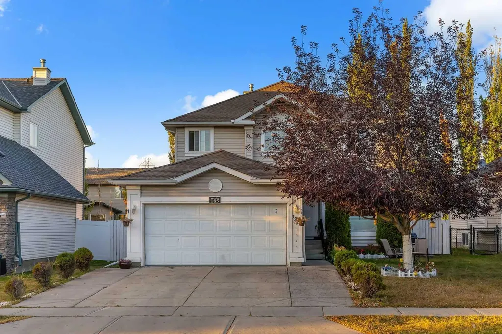 185 West Lakeview Drive Chestermere AB T1X 1K2
