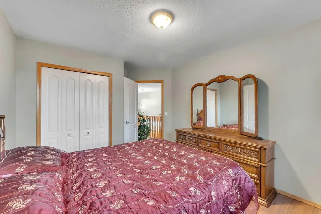 185 West Lakeview Drive Chestermere AB T1X 1K2