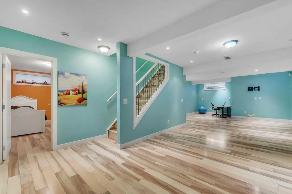 185 West Lakeview Drive Chestermere AB T1X 1K2