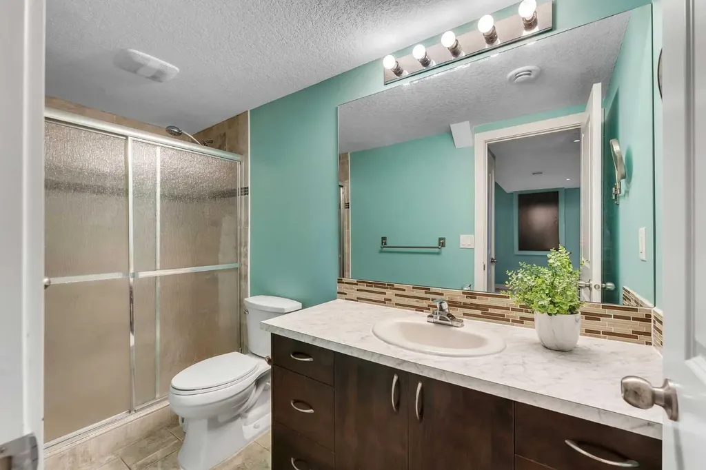 185 West Lakeview Drive Chestermere AB T1X 1K2