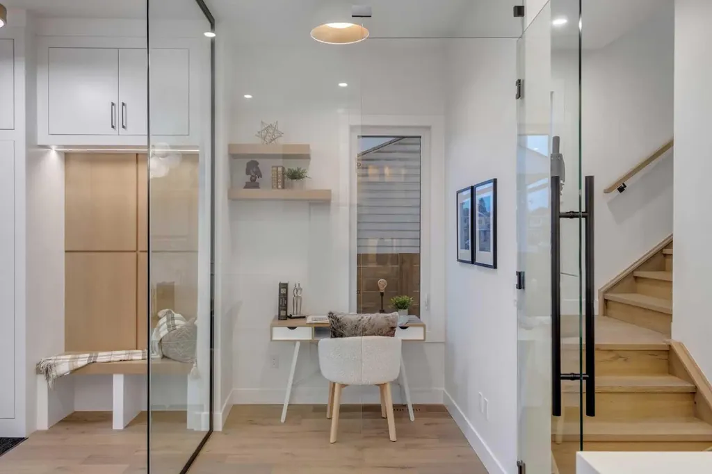 2430 36 Street SW Calgary AB T3E2Z5