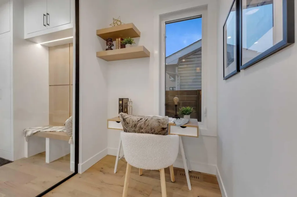 2430 36 Street SW Calgary AB T3E2Z5
