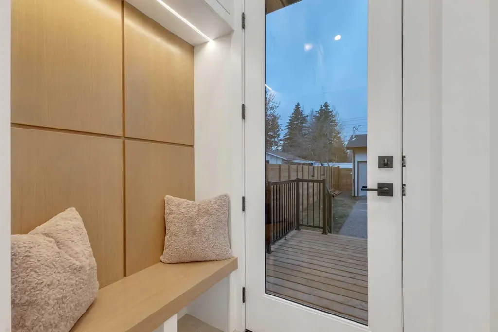 2430 36 Street SW Calgary AB T3E2Z5